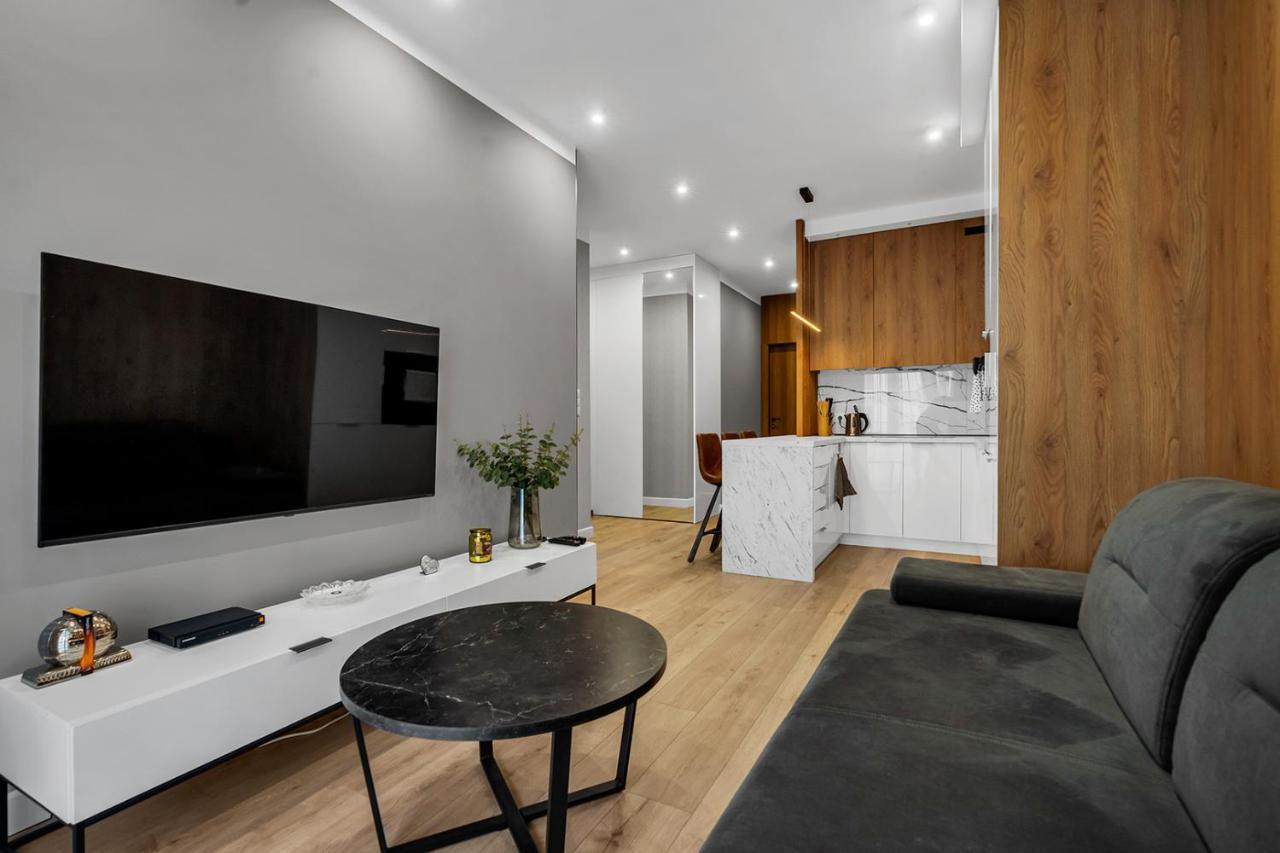 Lotnisko Chopina Modern Lägenhet Warszawa